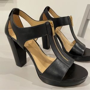 Michael Kors Women's Berkley T-Strap Platform Dress Sandals Black - Size 8. New!